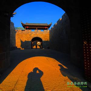 單獨(dú)成團(tuán)M線:張家界袁家界、乾州城四天三晚獨(dú)立成團(tuán)游