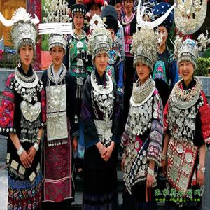 單獨(dú)成團(tuán)L線:(湘西風(fēng)情之旅)張家界、德夯大峽谷、鳳凰古城4天3晚獨(dú)立成團(tuán)游